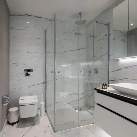 Lovely Modern 1bd Views W Poolgym! #222 Semesterbostad