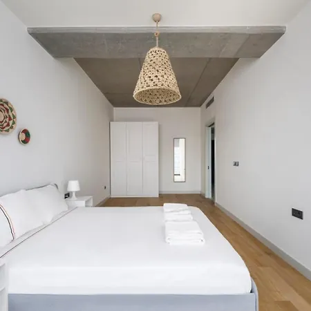 Semesterbostad Lovely Modern 1bd Views W Poolgym! #222 *
