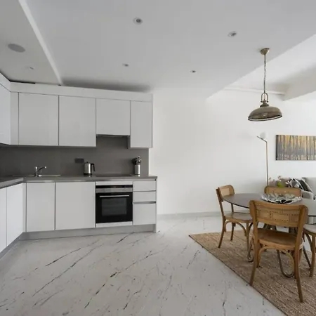 Lovely Modern 1bd Views W Poolgym! #222 * Stambuł