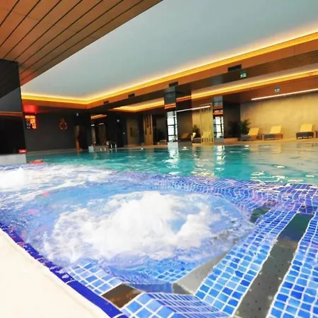 Lovely Modern 1bd Views W Poolgym! #222 * איסטמבול