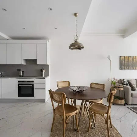 Feriehus Lovely Modern 1bd Views W Poolgym! #222 *