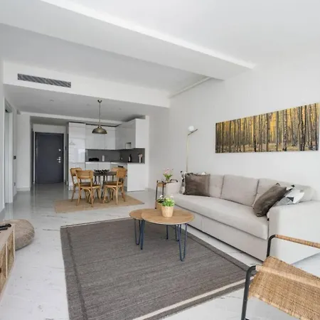 Lovely Modern 1bd Views W Poolgym! #222 Feriehus Istanbul